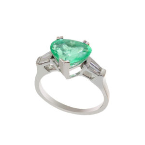 heart-shaped-emerald